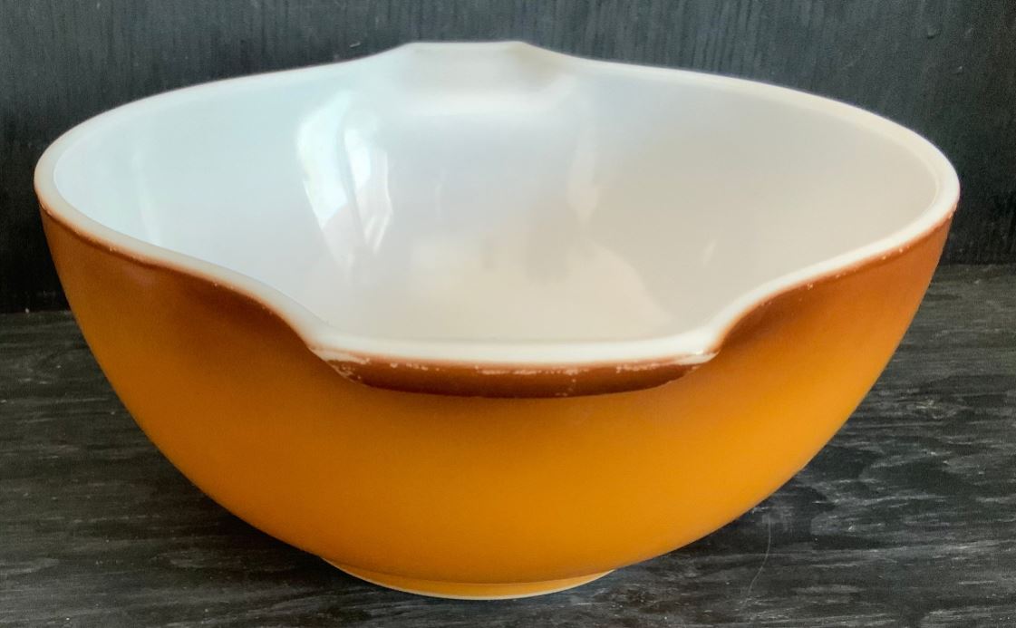 Pyrex Old Orchard 1.5 QT Cinderella Mixing Bowl 442