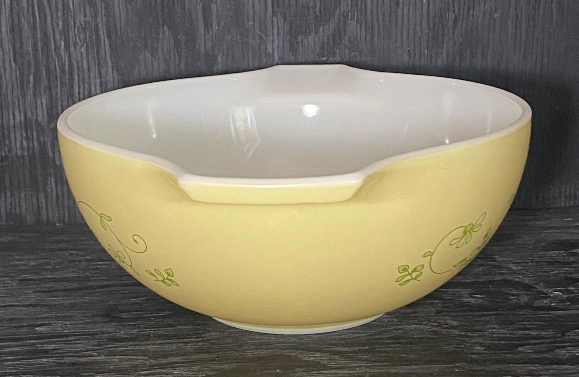 Pyrex Shenandoah Mixing Bowl