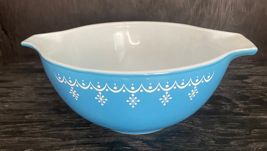 Pyrex Snowflake Mixing Bowl 441