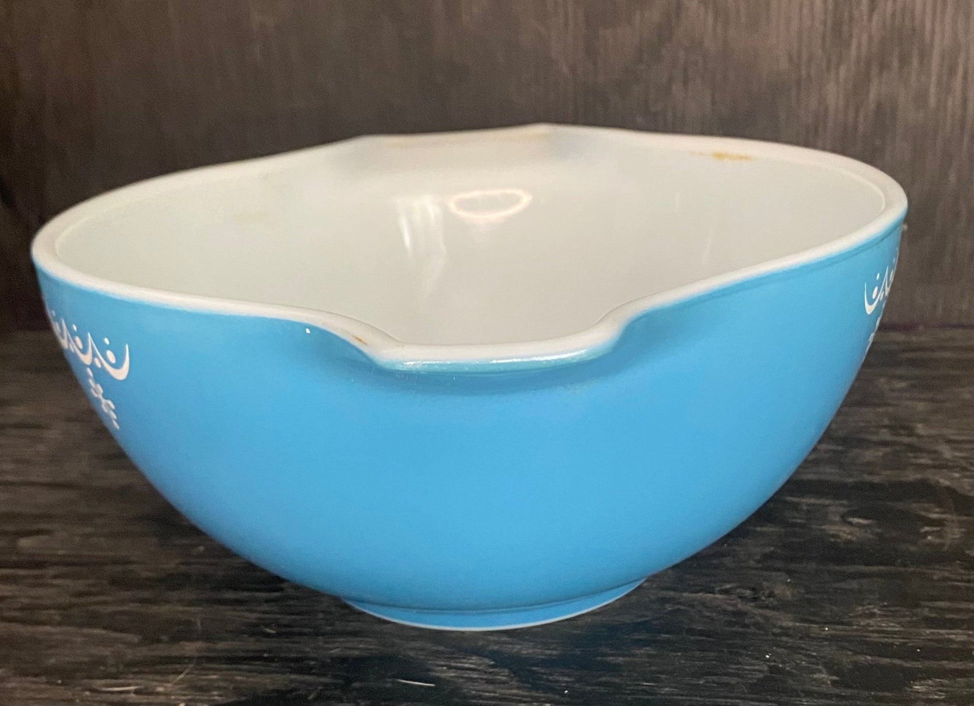 Pyrex Snowflake 1.5 Quart Cinderella Mixing Bowl