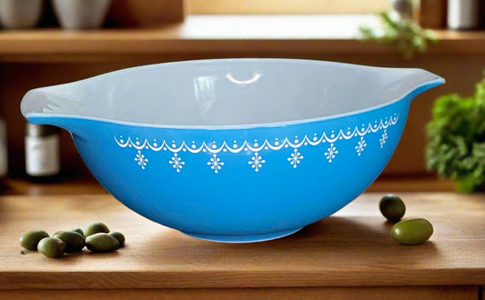 Pyrex Snowflake 4 Quart Cinderella Mixing Bowl