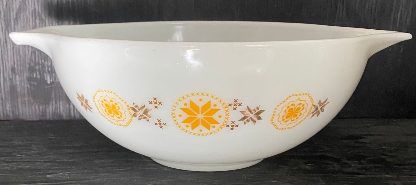 Pyrex Town and Country 4 Quart Cinderella Mixing Bowl 444