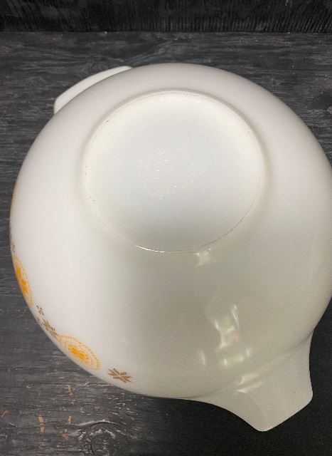 Pyrex Town and Country 4 Quart Cinderella Mixing Bowl