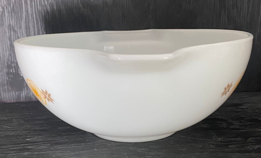 Pyrex Town and Country 4 Quart Cinderella Mixing Bowl 444