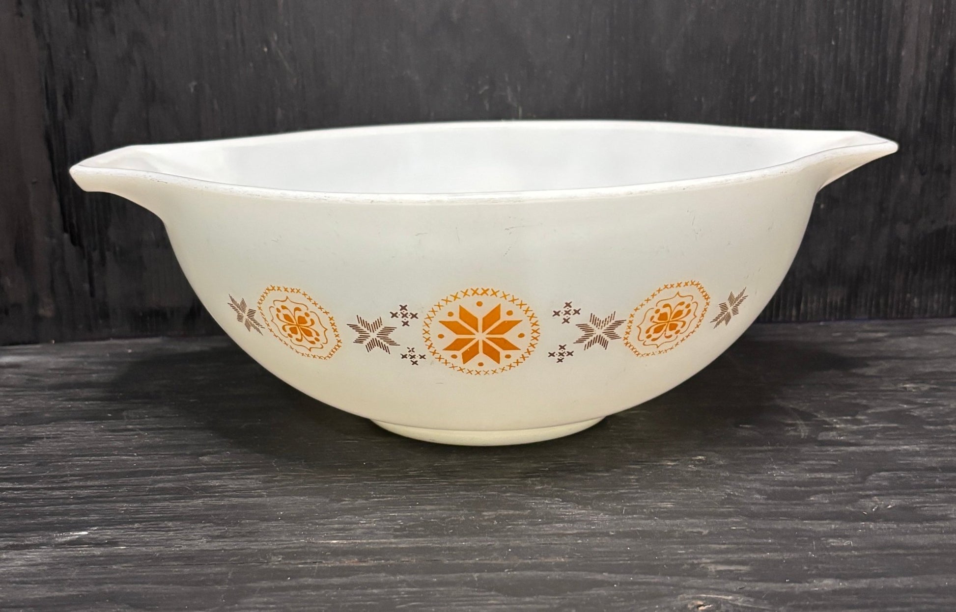 Pyrex Town and Country 4 Quart Cinderella Mixing Bowl
