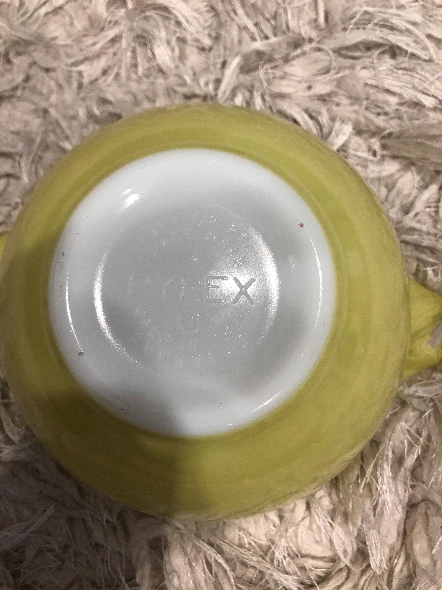 Pyrex Verde Green 1.5 Pint Cinderella Mixing Bowl