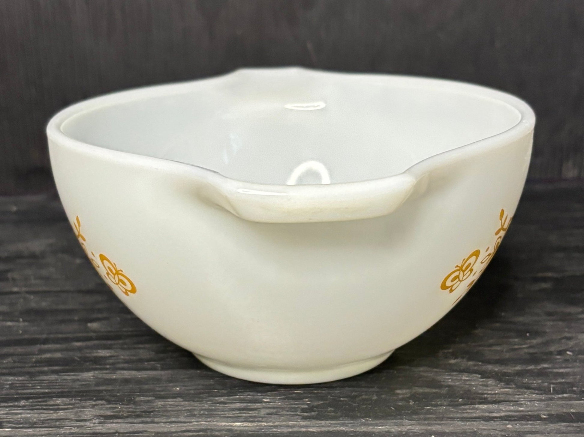 Pyrex White Gold 1.5 Pint Cinderella Mixing Bowl