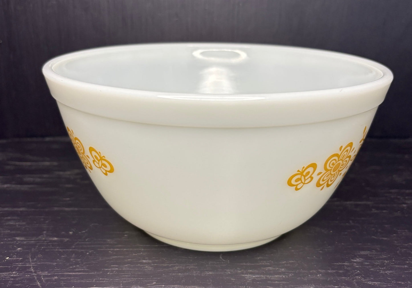 Pyrex White Gold 1.5 Quart Mixing Bowl