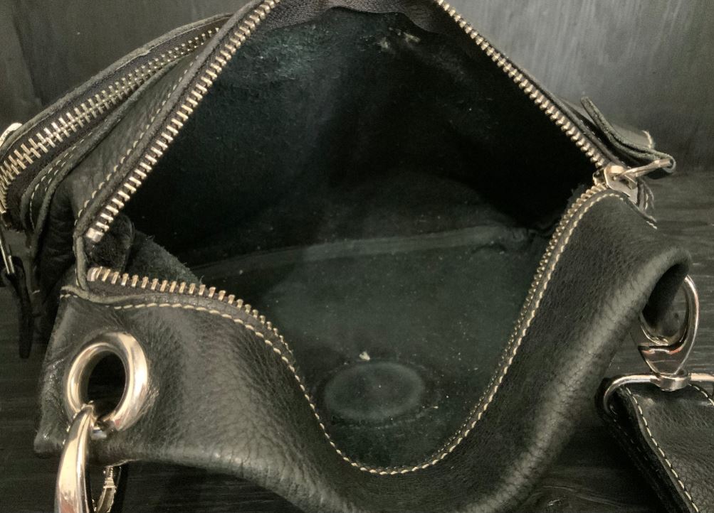 Roots Villager Black Leather Purse