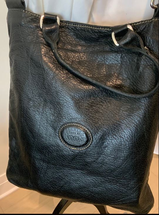 Roots Villager Black Leather Purse - HLJ at HomeRoots Villager Black Leather PurseCrossbodyRoots