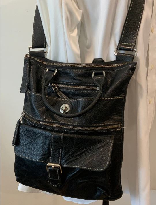 Roots Villager Black Leather Purse