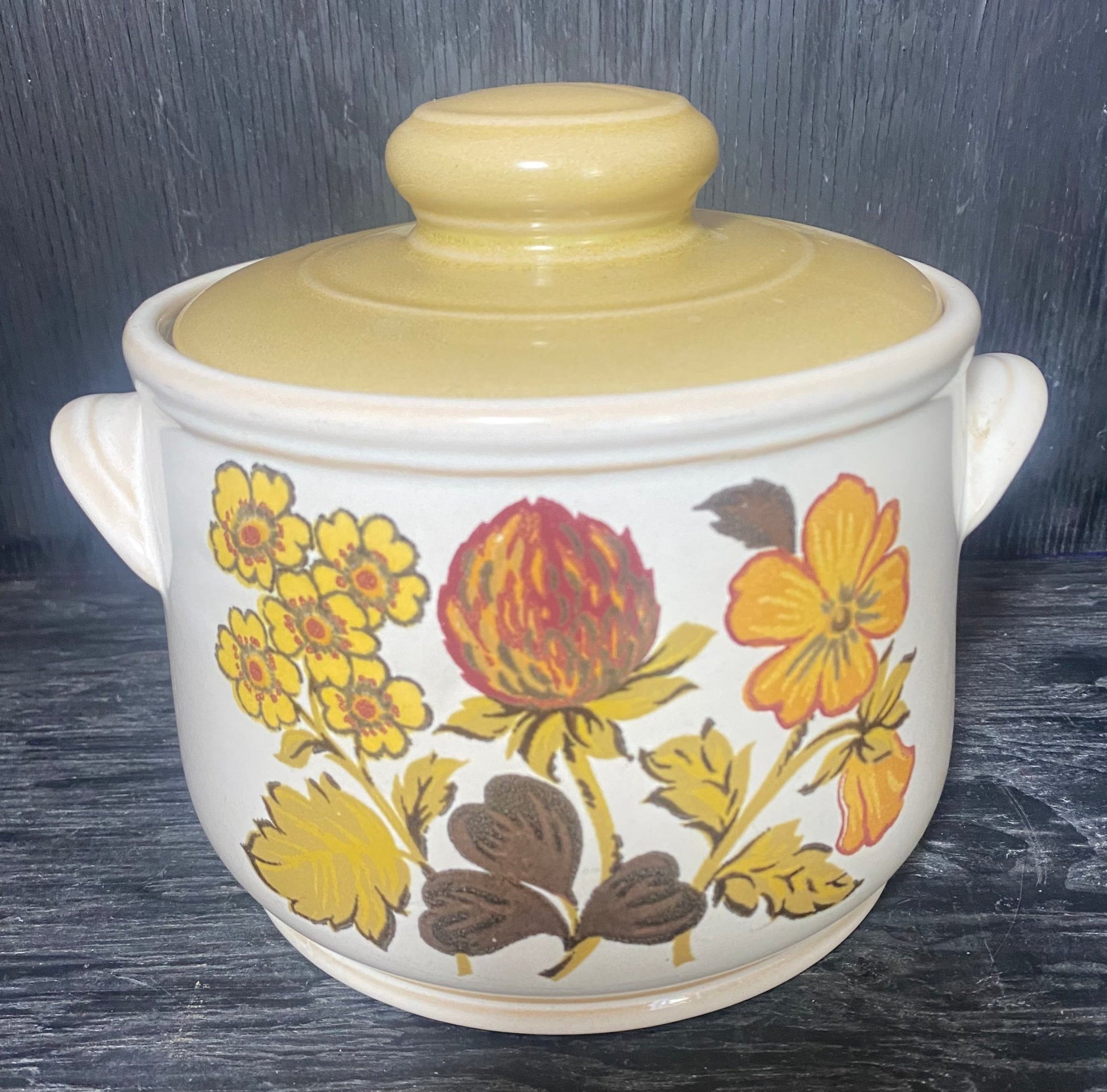 Sadler Clover Covered Bean Pot