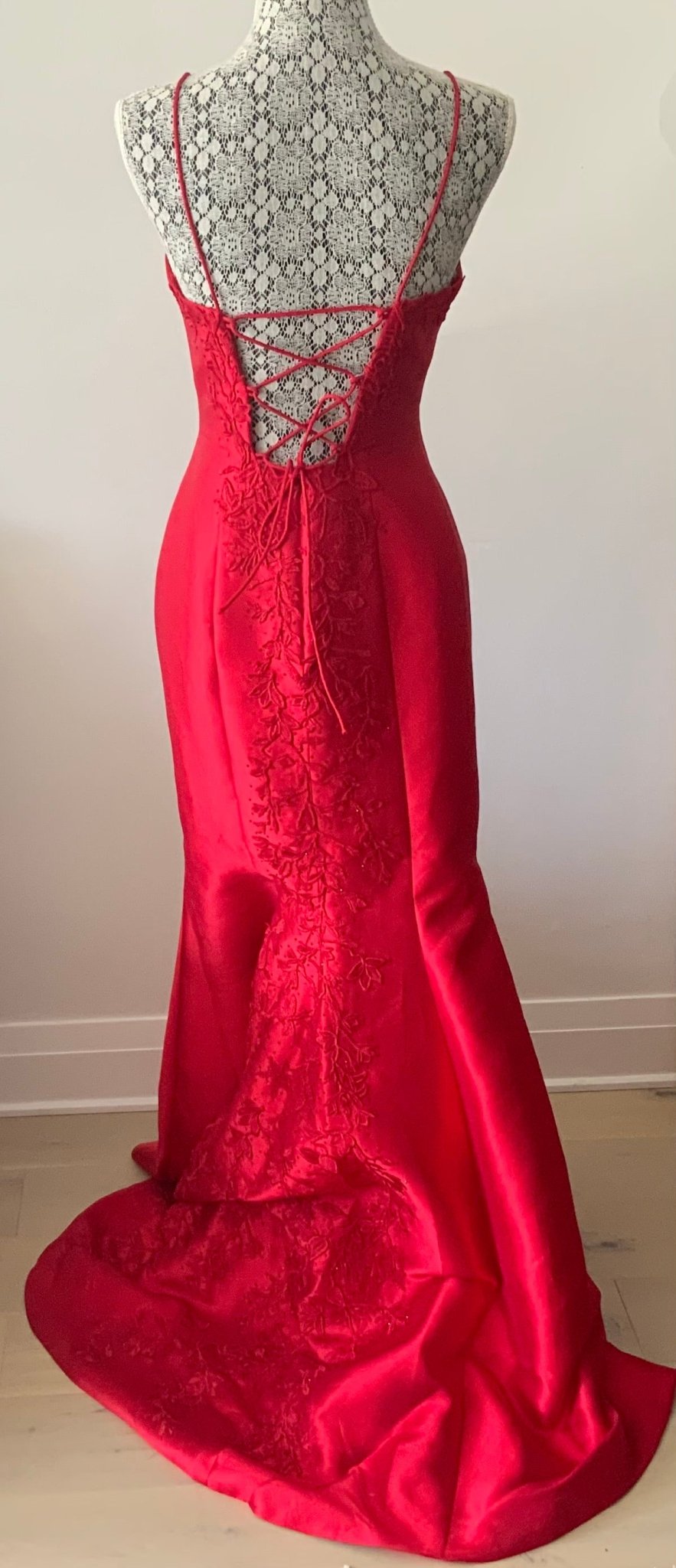Sherri Hill Full Length Red Formal Dress Size 6