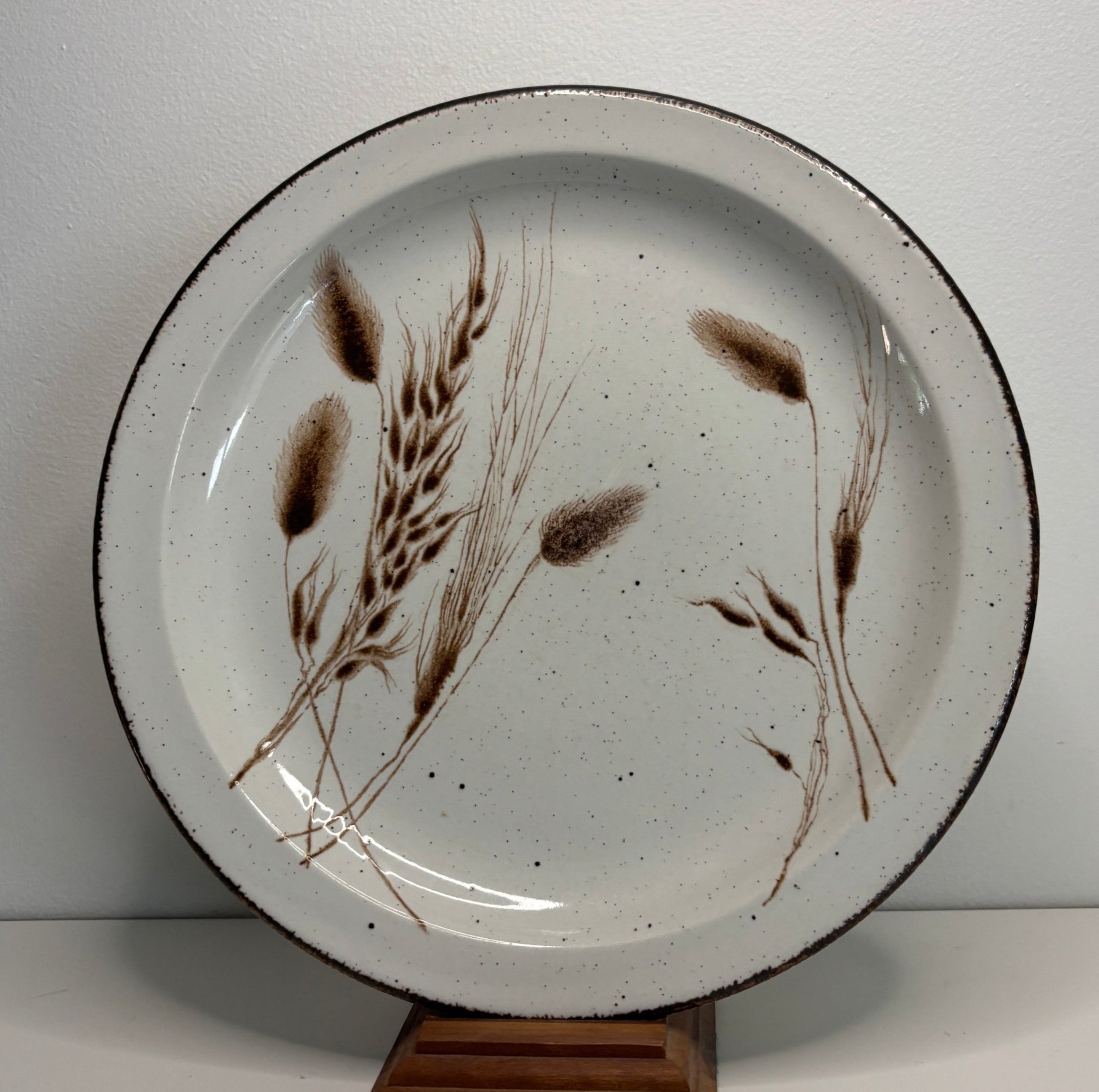 Stonehenge Midwinter Wild Oats Dinner Plates
