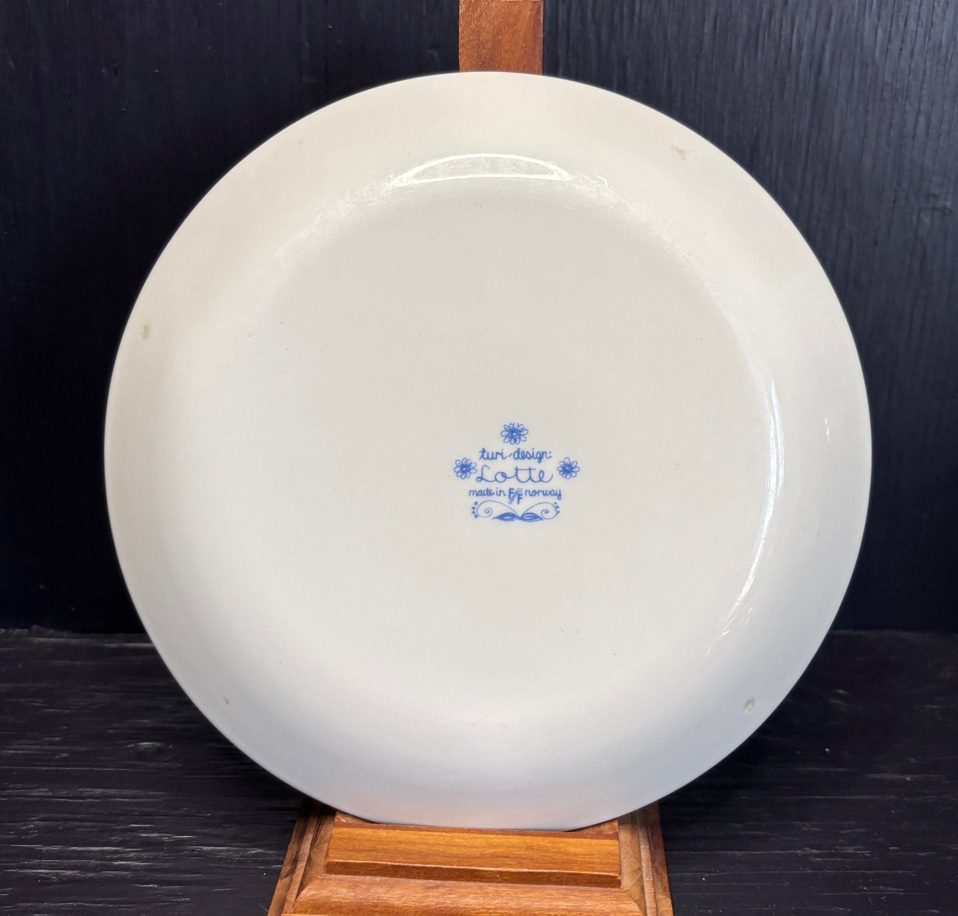 Turi Lotte Bread Plate