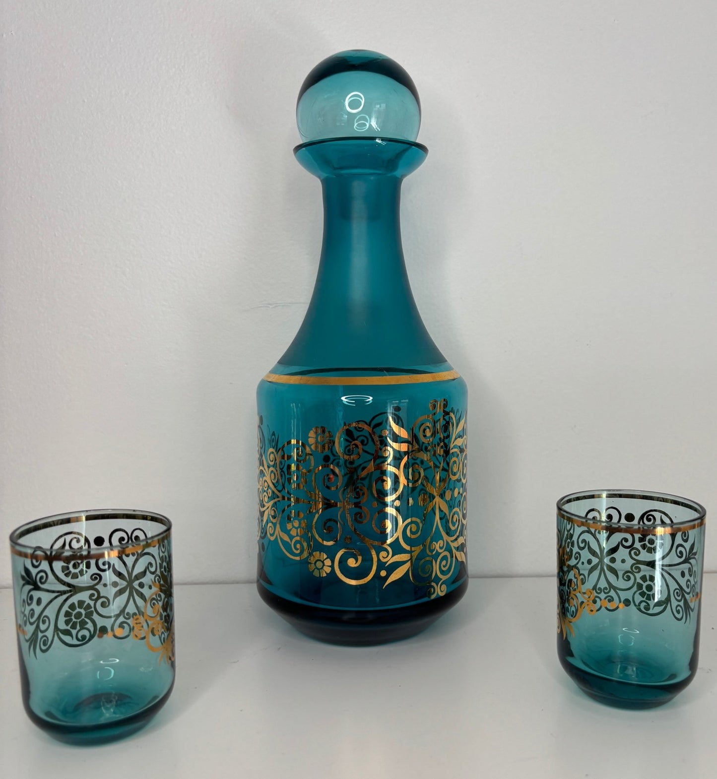 Vintage Cassidy’s Gold Leaf Decanter and Shot Glasses