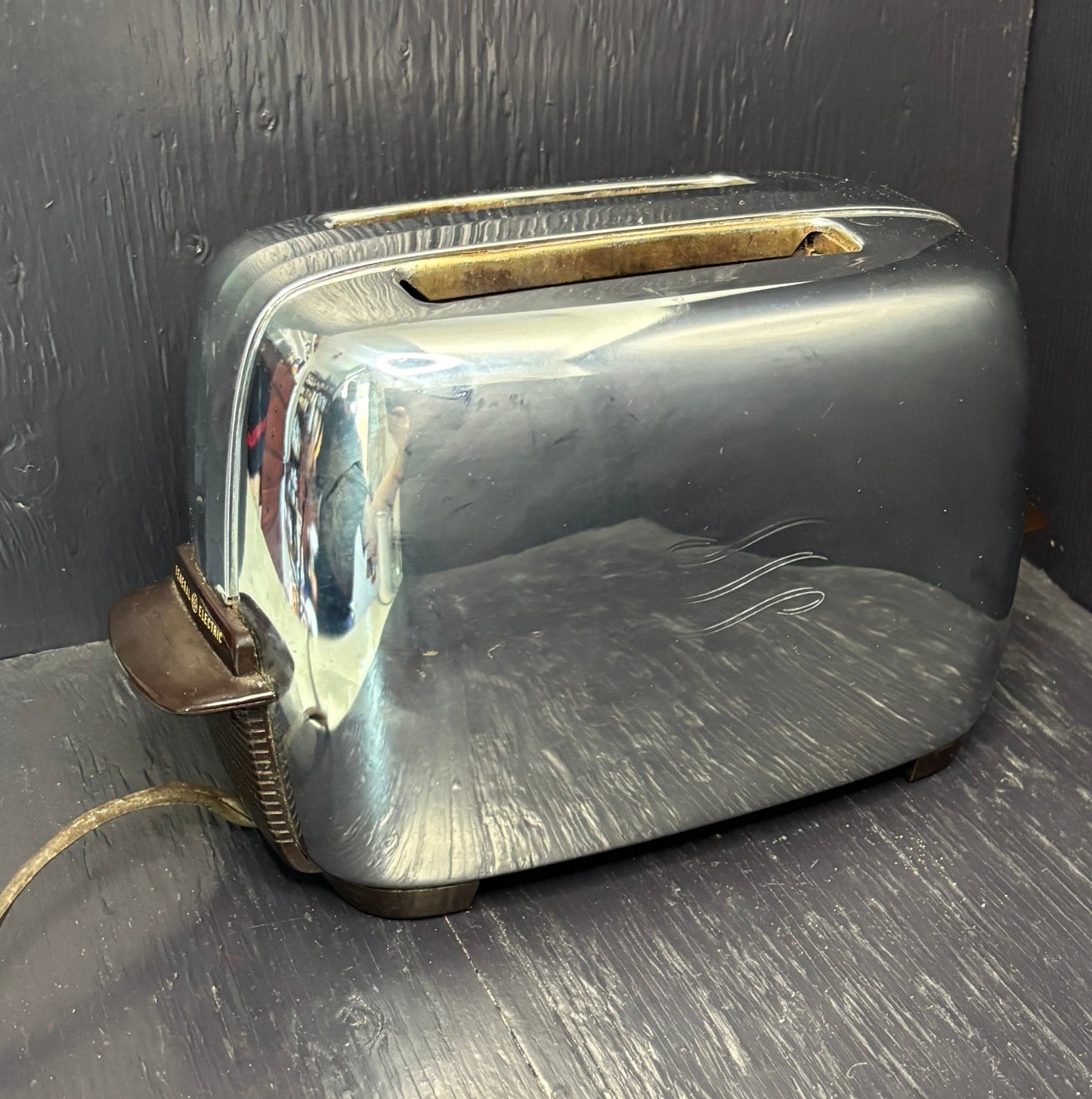 Vintage General Electric Canada Silver Metal Toaster