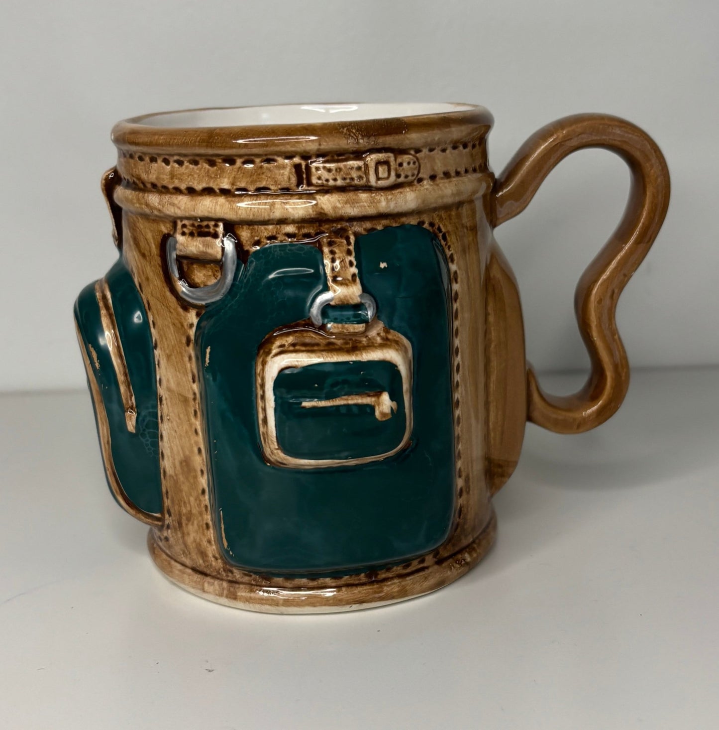 Vintage Golf Bag Embossed Coffee Mug