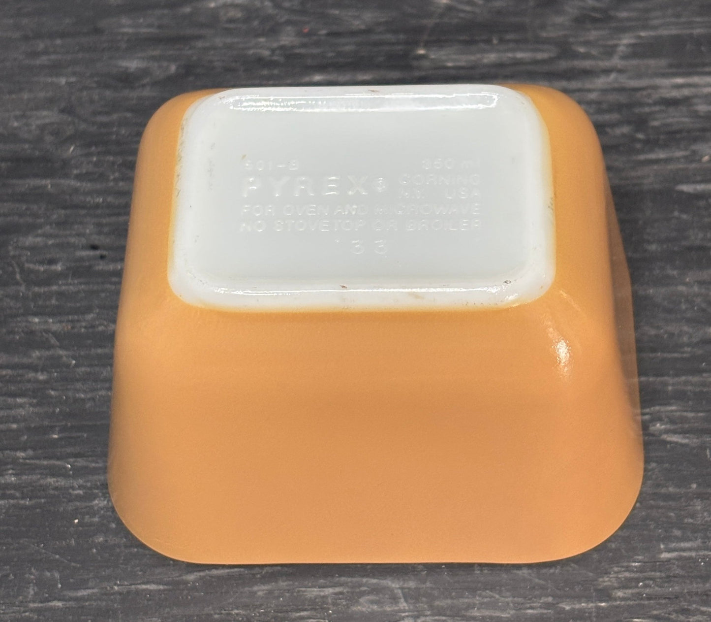 Vintage Pyrex Brown 350ml Fridgie Dish