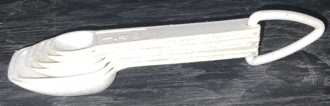 Vintage White Tupperware Measuring Spoons
