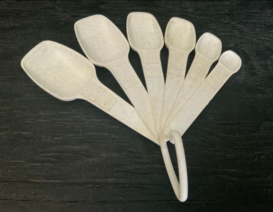 Vintage White Tupperware Measuring Spoons