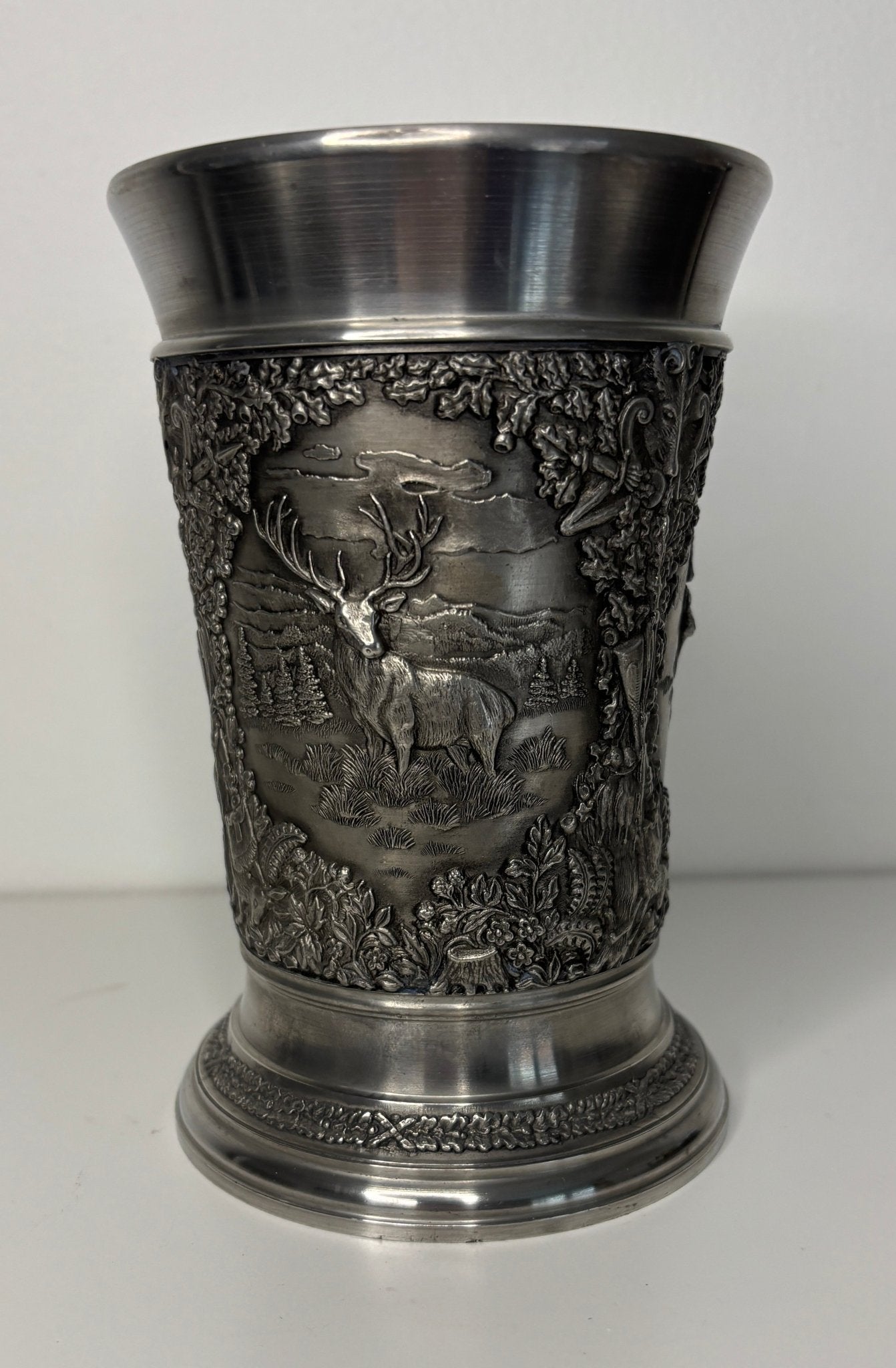 Woodland Hunt Theme Vintage Pewter Cup EPU 2.11 Europe