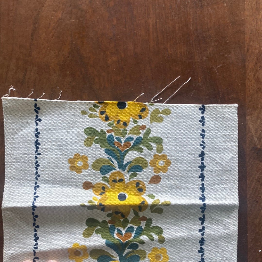 Yellow Flowers Vintage Table Runne
