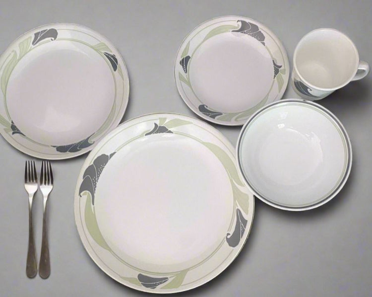 Corelle and Corning Dinner Plates - HLJ at Home