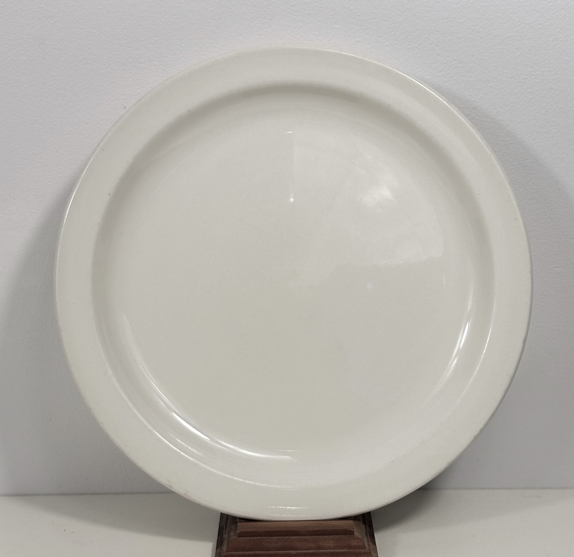 Stonehenge Midwinter White Dinner Plate