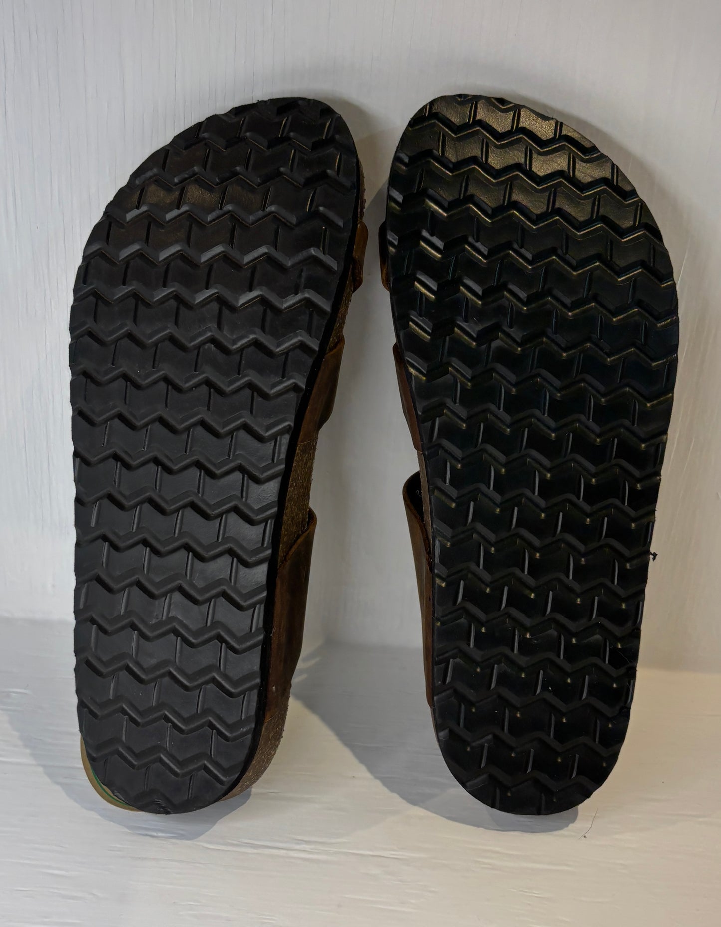 White Mountain Gracie women’s Flat Sandal US 8M