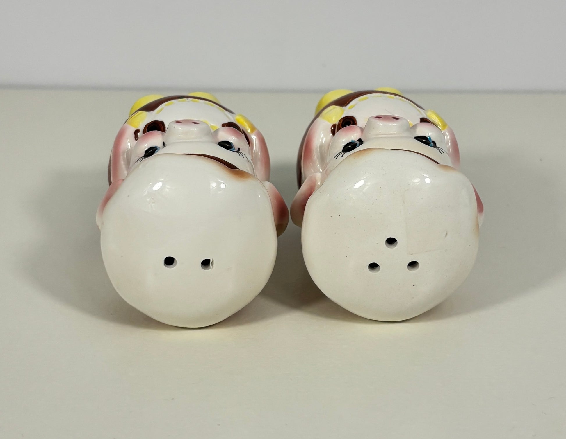 Giftcraft Canada Pig Shaped Salt and Pepper Shakers