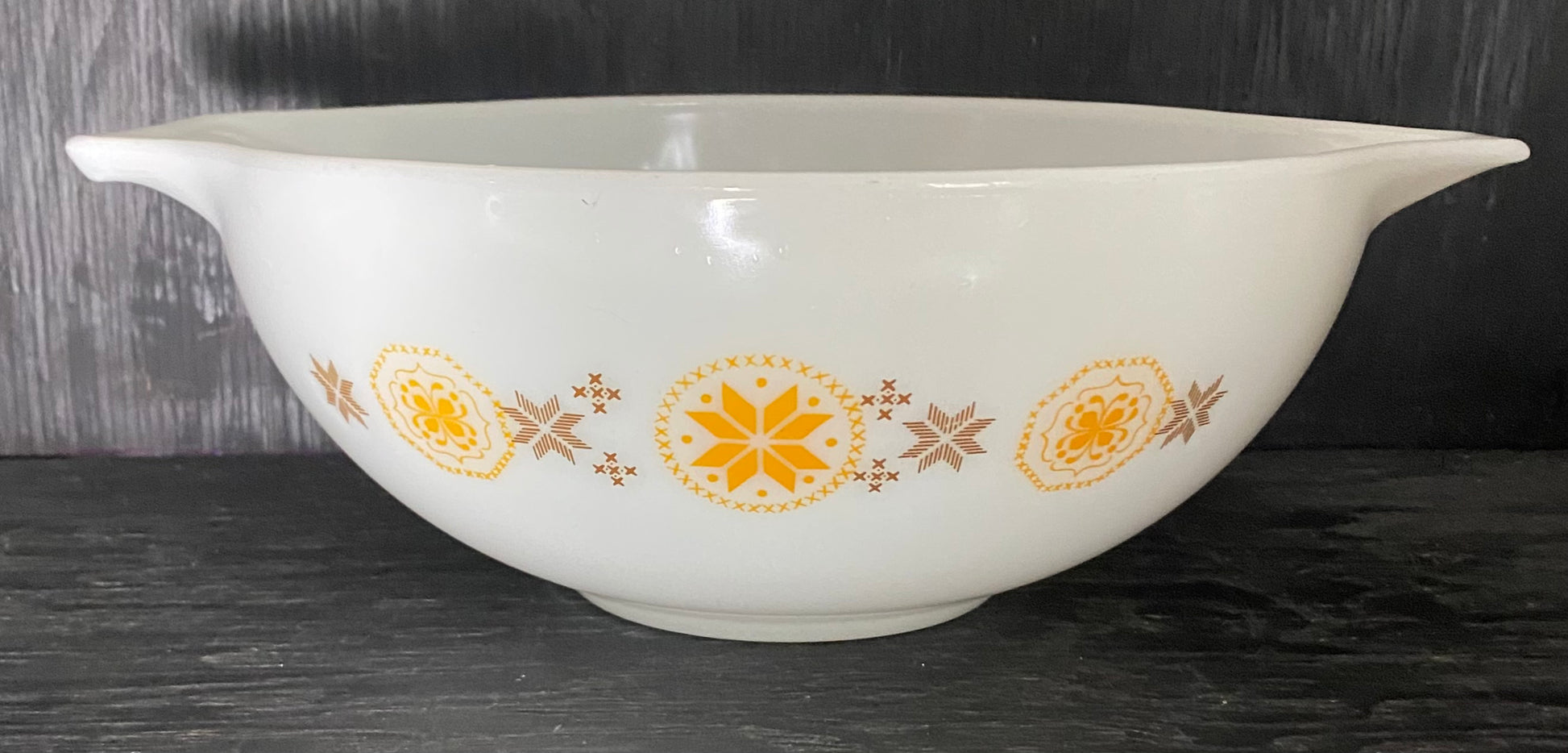 Pyrex Town and Country 4 Quart Cinderella Mixing Bowl