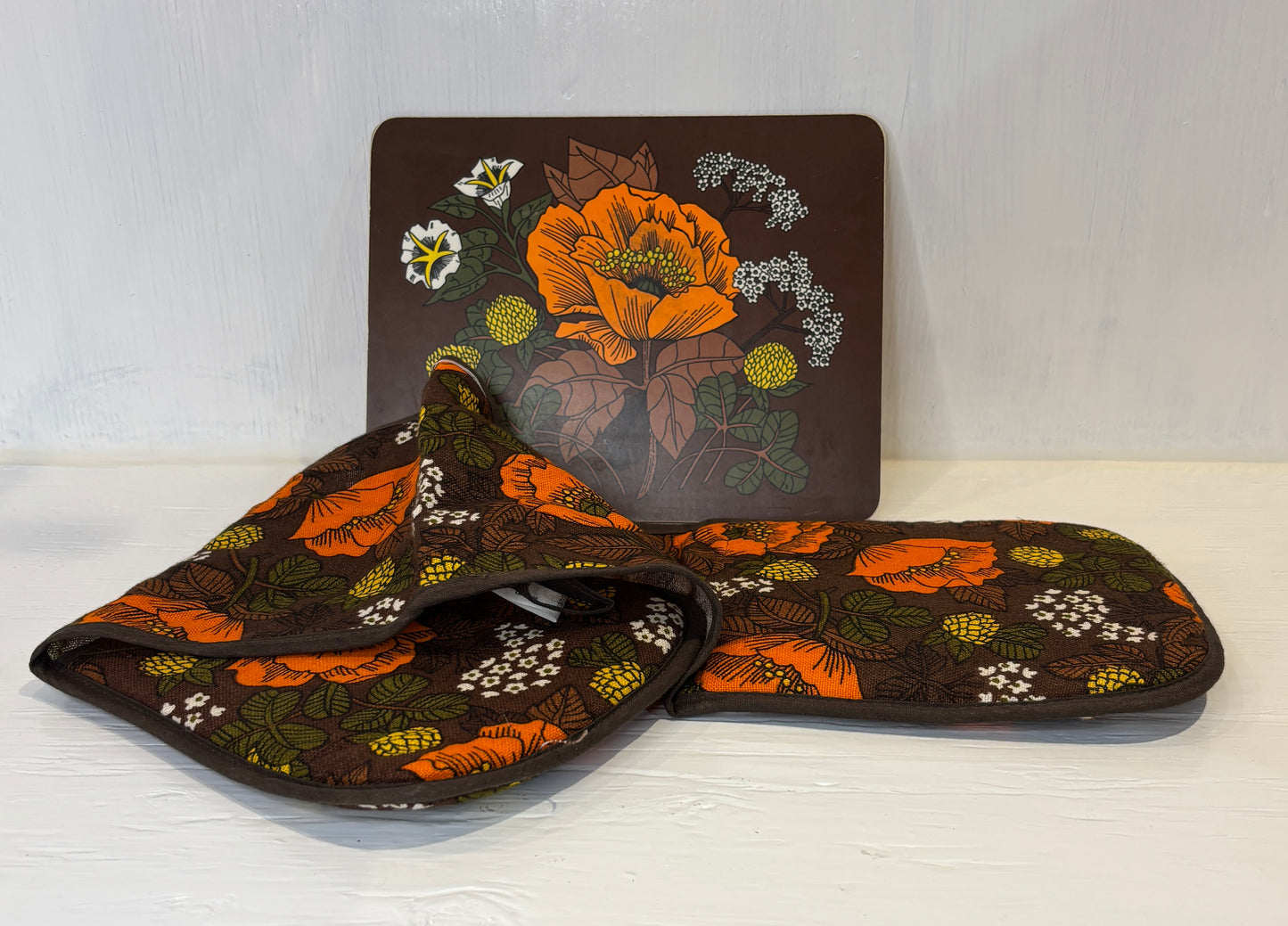 Retro St. Michael’s Double Pot Holder and Trivet