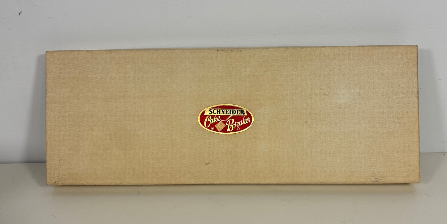 Schneider Vintage Cake Breaker