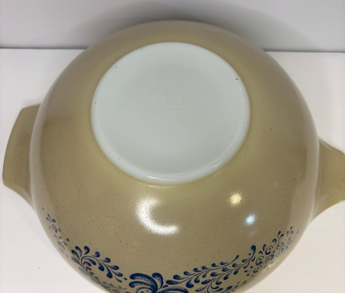 Pyrex Corning USA Homestead 4 Quart Cinderella Mixing Bowl