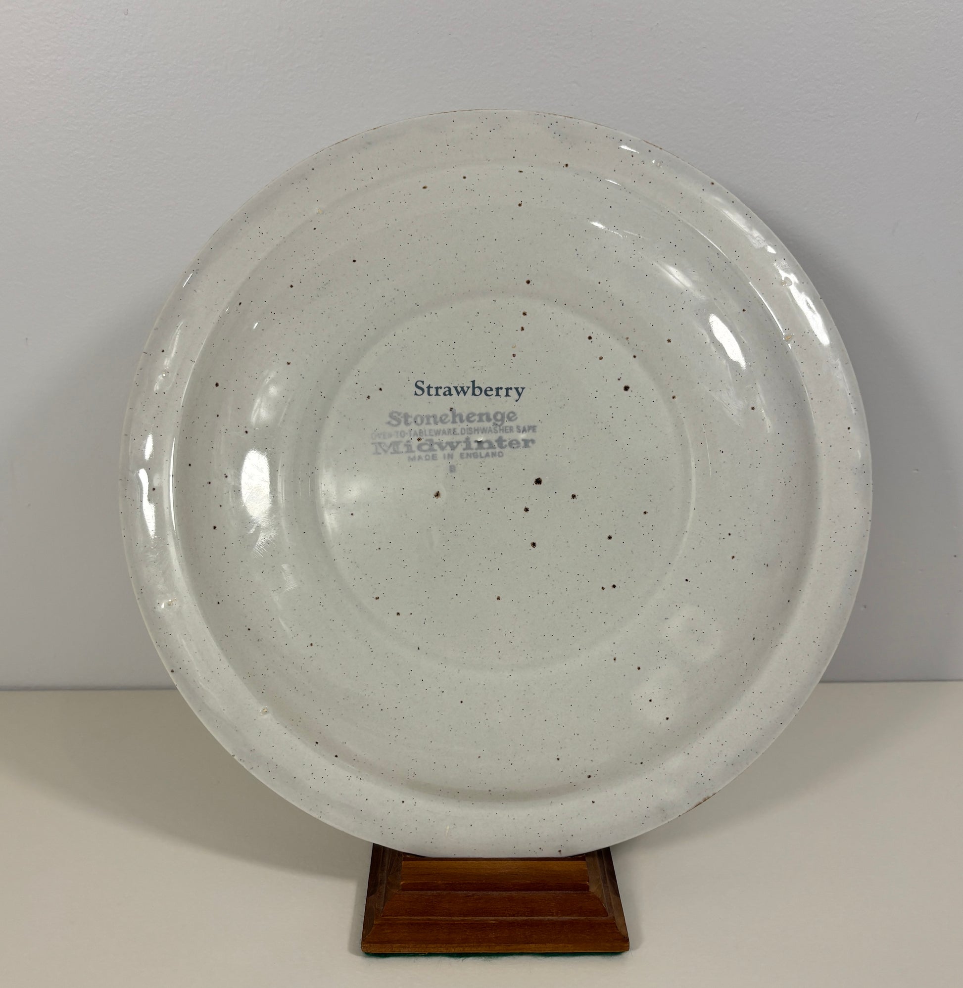 Stonehenge Midwinter Strawberry Plate