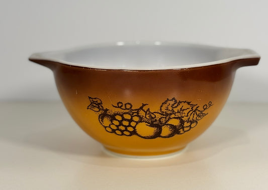 Pyrex Old Orchard 1.5 Quart Cinderella Mixing Bowl