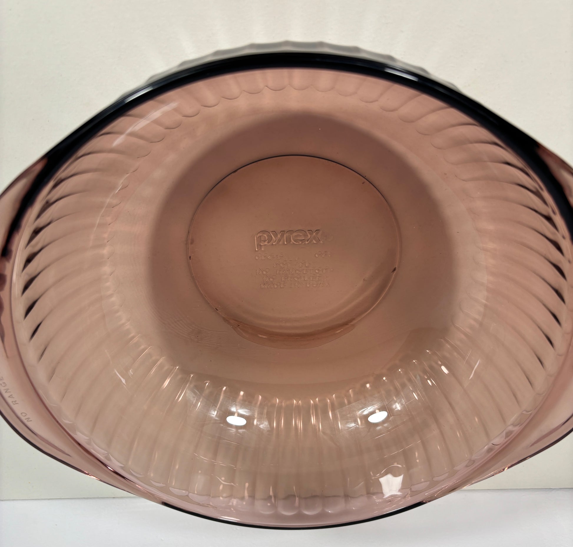 Cranberry Pyrex 2 Quart Ribbed Casserole Dish