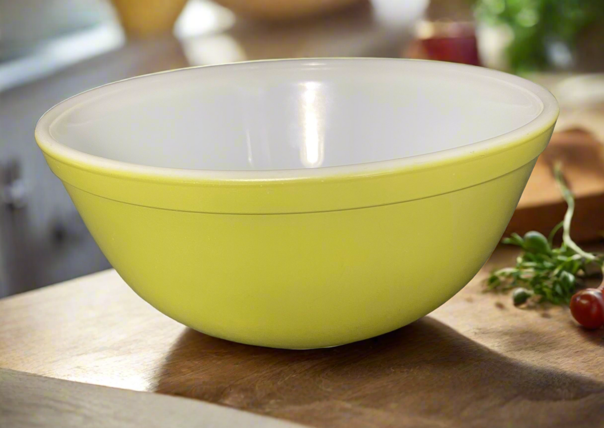 Green Pyrex 2.5 Quart Mixing Bowl