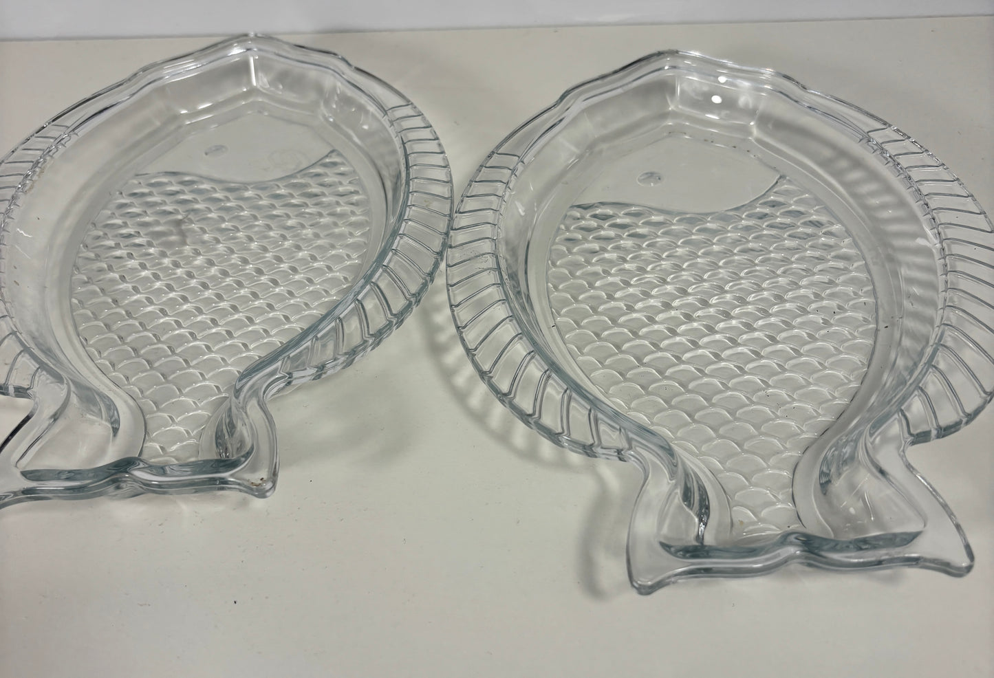 MamboCat Oslo Clear Glass Fish Serving Plate Set