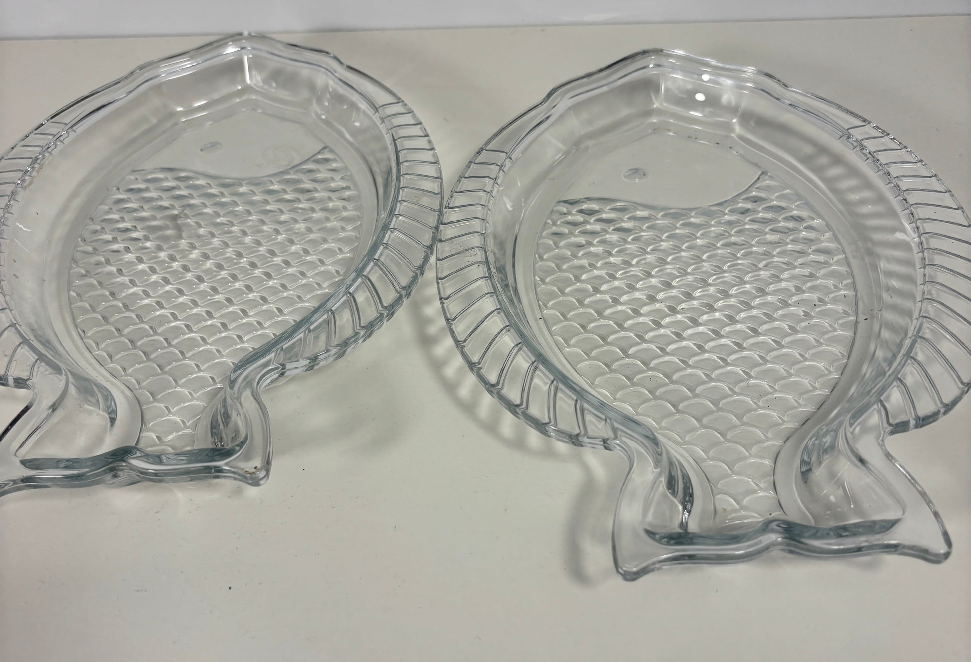 MamboCat Oslo Clear Glass Fish Serving Plate Set