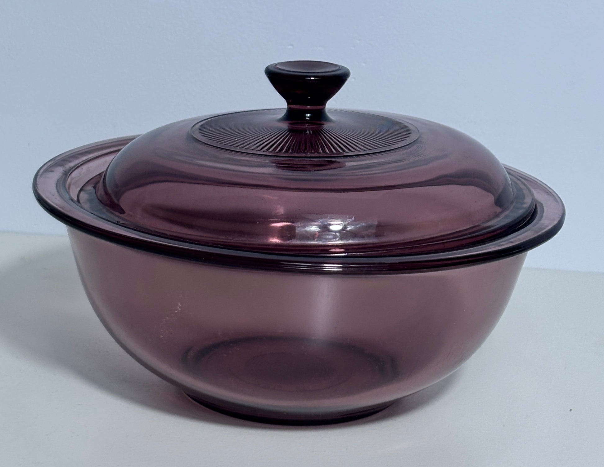 Vintage Cranberry Pyrex 1.5L Covered Casserole Dish