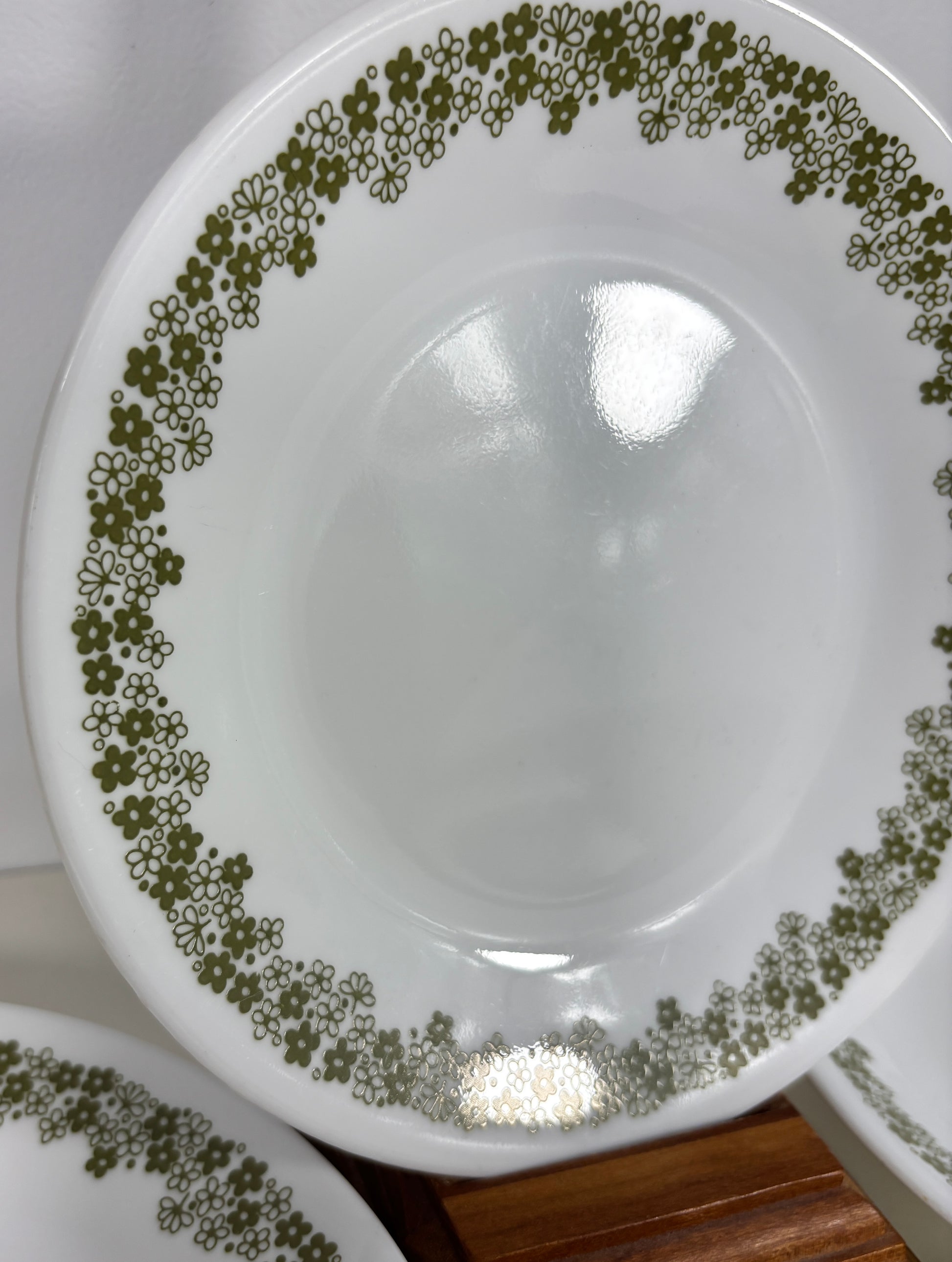 Corelle Green Crazy Daisy Spring Blossom Bread Plate