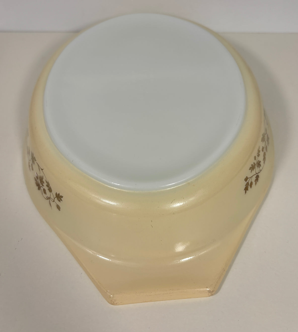 Pyrex Golden Acorn 1.5 Quart Divided Casserole Dish