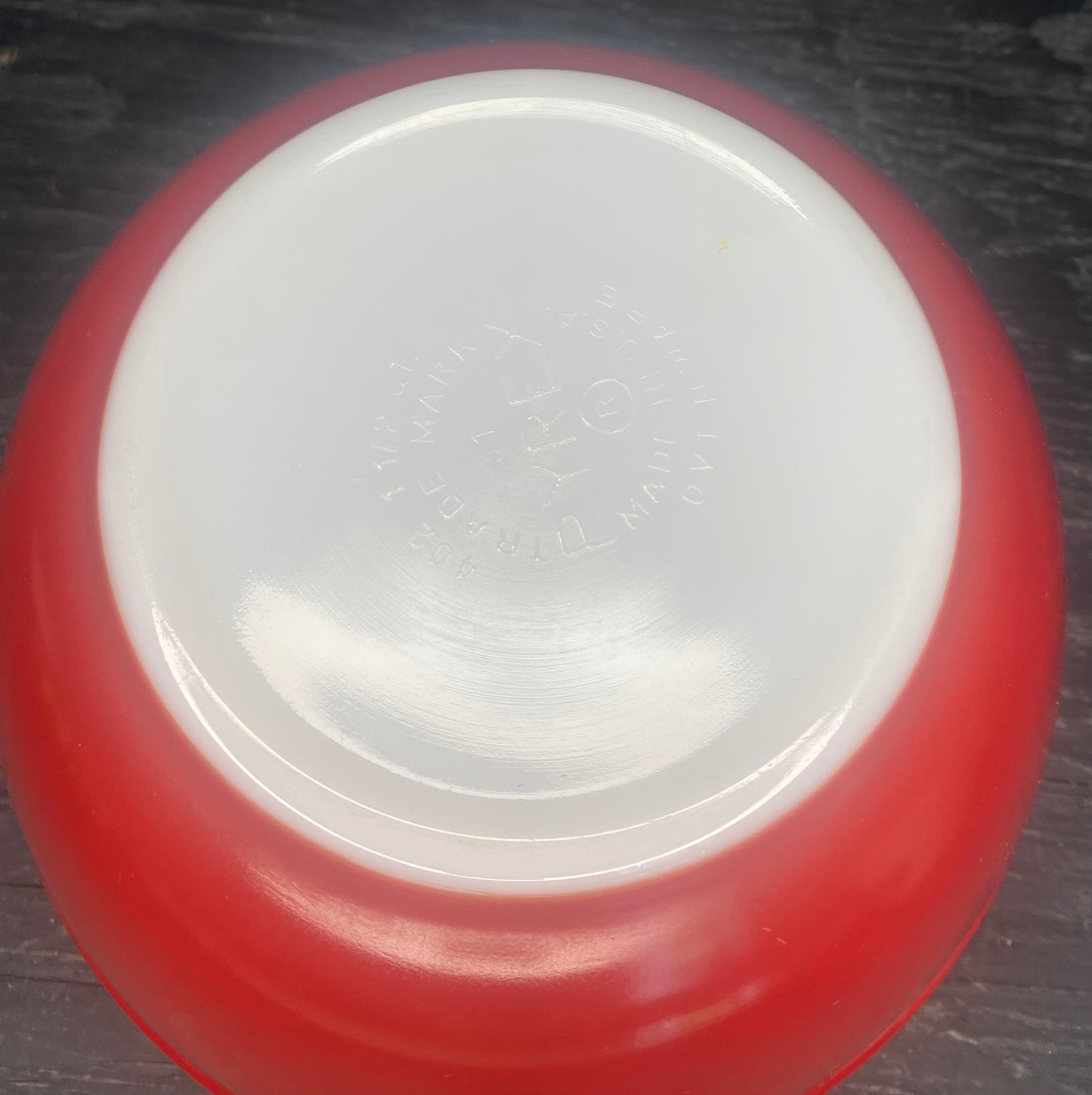 Red Pyrex 1.5 Quart Mixing Bowl