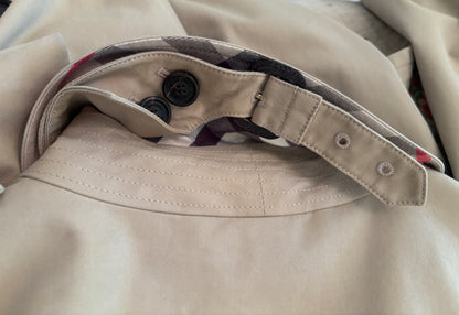 Burberry The Kensington Men's Trench Coat Medium