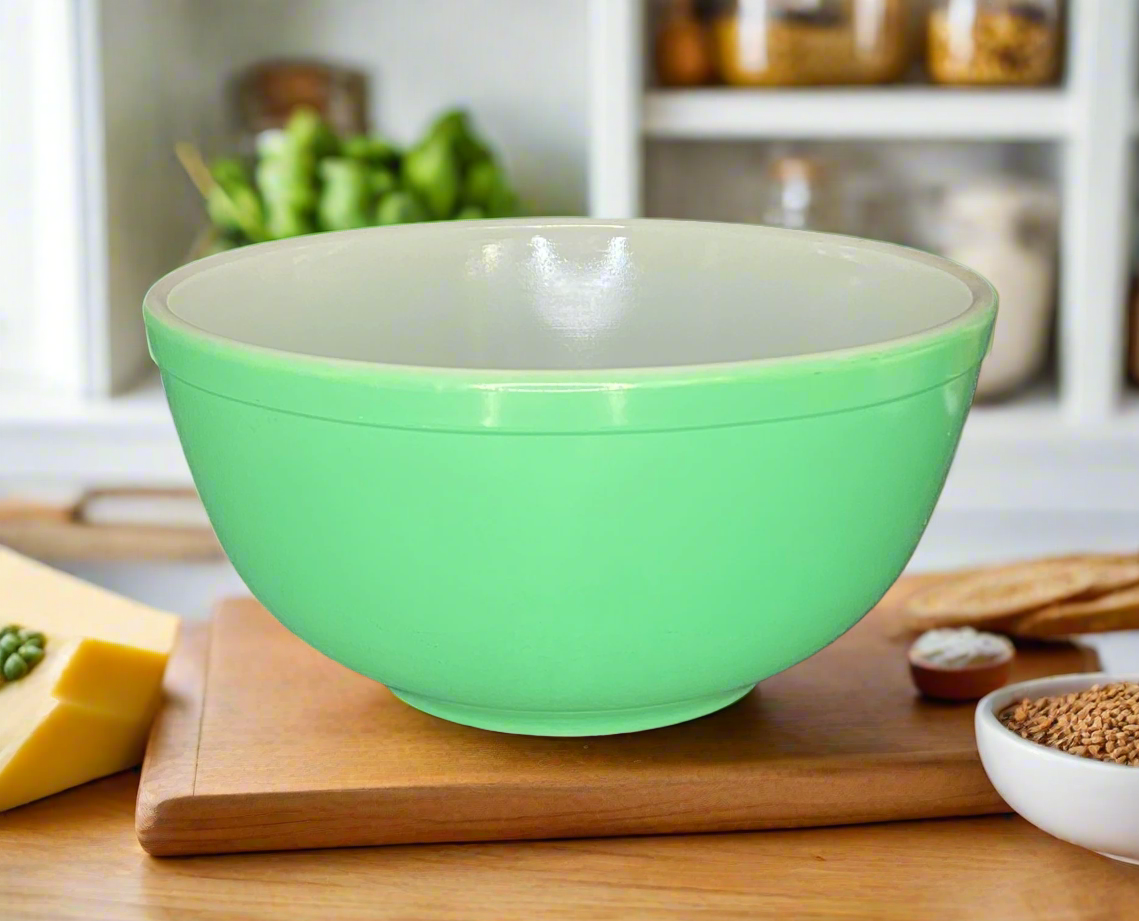 Pyrex 2.5 Quart Green Nesting Mixing Bowl