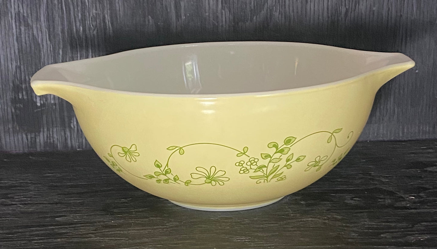 Pyrex Shenandoah 2.5 Quart Cinderella Mixing Bowl