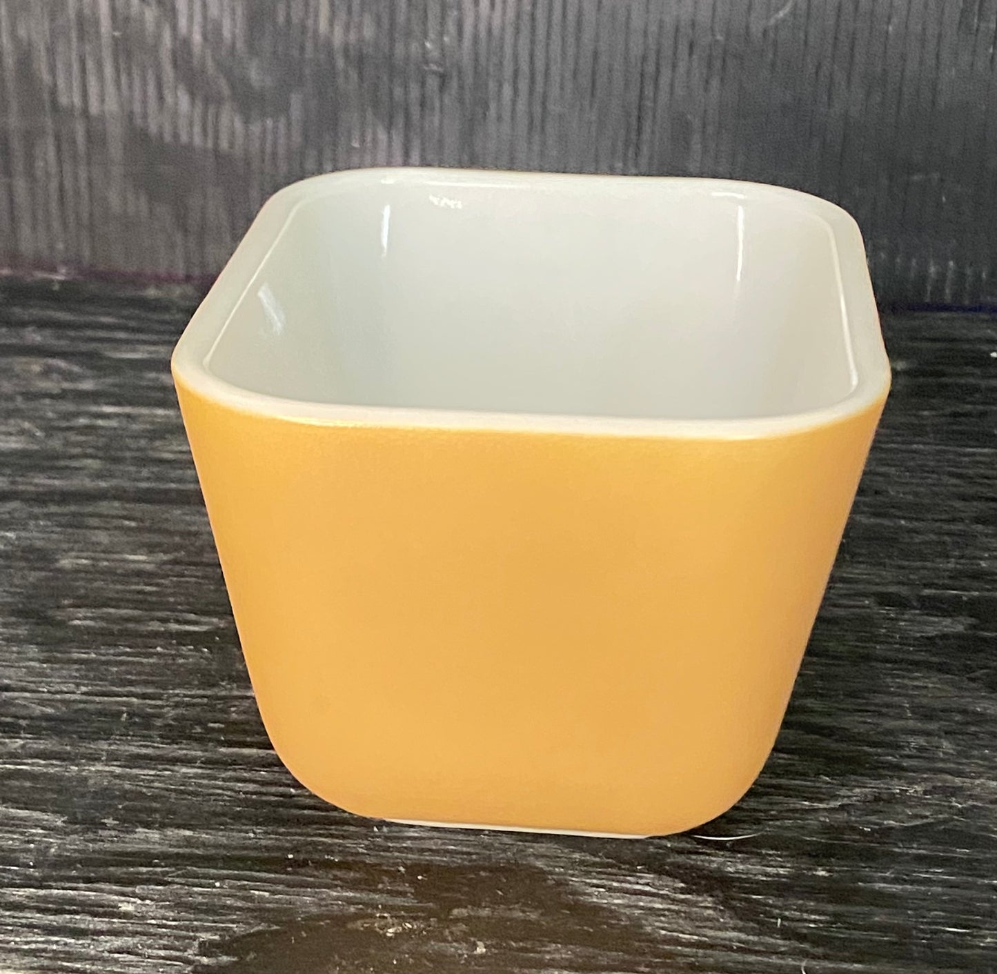 Vintage Pyrex Brown 350ml Fridgie Dish Pyrex 501B