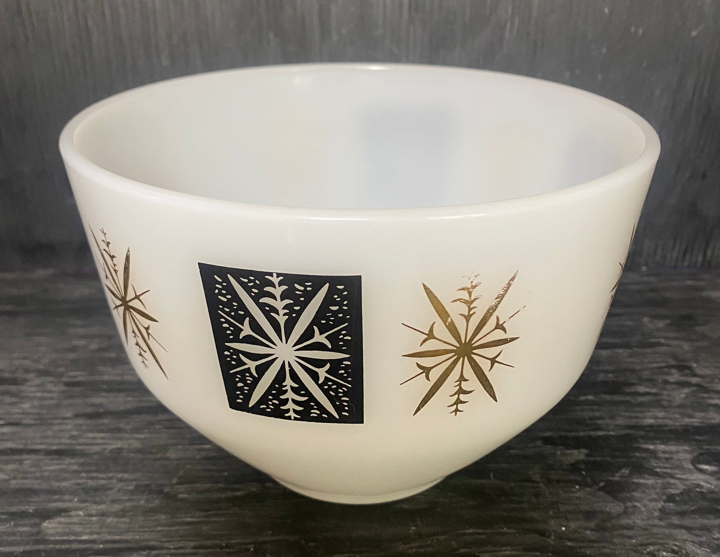 Federal Glass 1950s Atomic Age Starburst 6.5 Inch Mixing Bowl